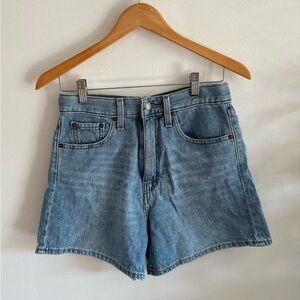 Levi’s High Loose Shorts 27”
